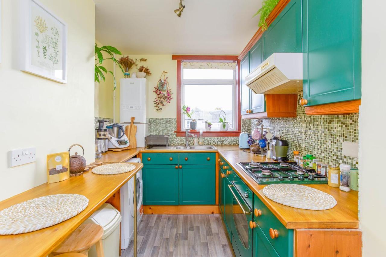 Bright & Spacious Double Room With Garden View- Close To Airport & City Centre Единбург Екстериор снимка